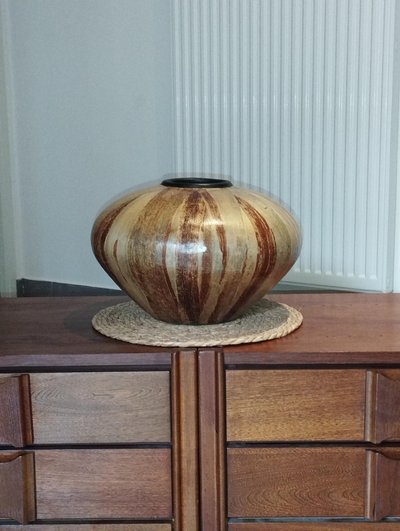 Large vase, bowl, vase-pot, particularly original leaf-based pottery