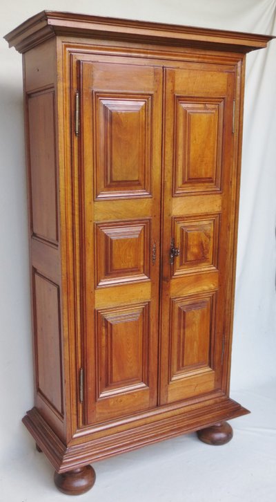 Walnut armoirette, 17th century.
