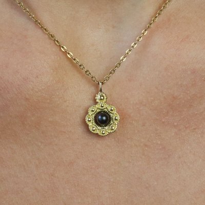 Pendentif or jaune perle grise