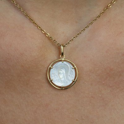 Médaille Vierge or jaune nacre