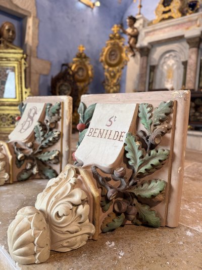 Pair of chapel consoles - Saint Bénilde - 20th century