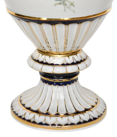 Meissen porcelain vase, Model E 153