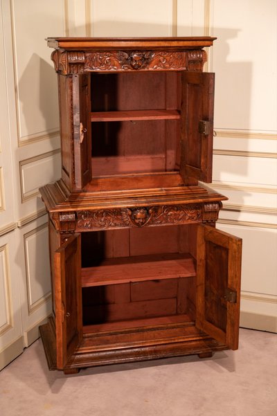 Piccolo buffet in stile rinascimentale