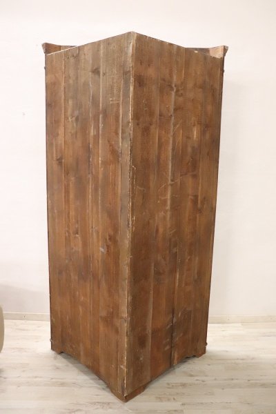 Cabinet d'angle en bois, début du 20e siècle