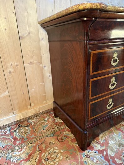 Commode époque Louis Philippe en acajou
