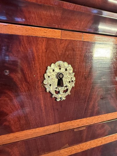 Commode époque Louis Philippe en acajou