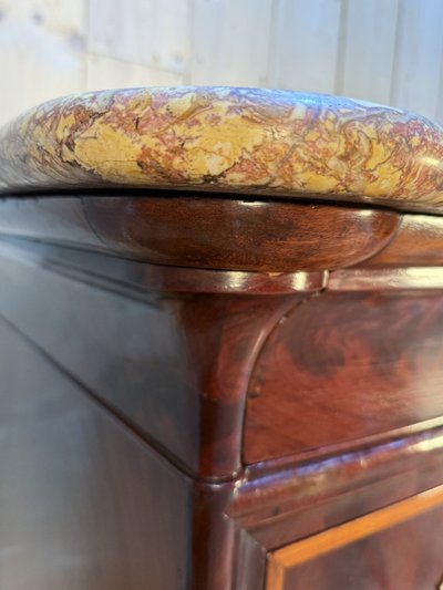 Commode époque Louis Philippe en acajou