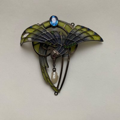 Broche Losange En Or - Décoration Tête D’aigle Avec Fleurs, Feuilles Et Perle - Poids 2.48 Grammes