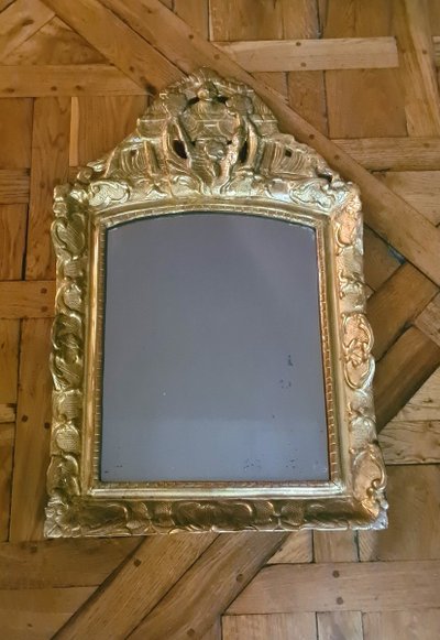 Piccolo specchio in legno dorato, periodo Luigi XV