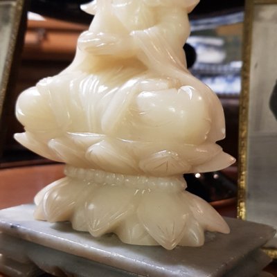 Guan Yin aus Speckstein oder Seifenstein, Qing-Dynastie, Buddha