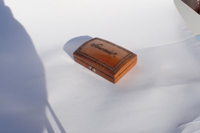 Coffret marqueté citronnier nécessaire de couture en nacre XIXe ciseaux dé coudre 