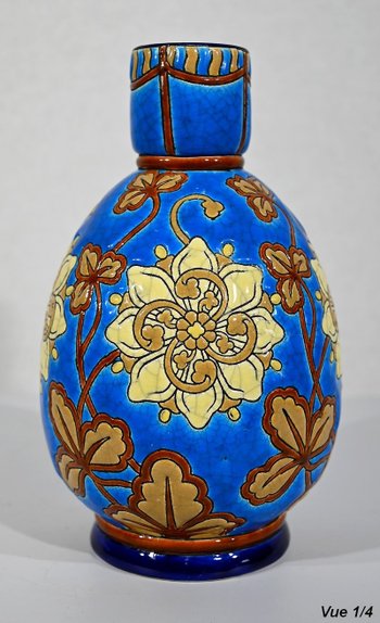 Small Vase with Flowers decoration in Lonwgy enamels - Early XXth century