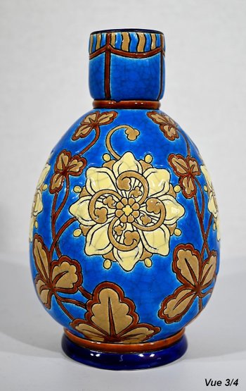 Small Vase with Flowers decoration in Lonwgy enamels - Early XXth century
