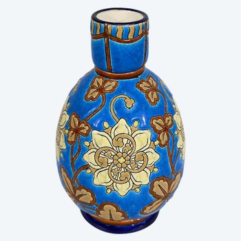Small Vase with Flowers decoration in Lonwgy enamels - Early XXth century