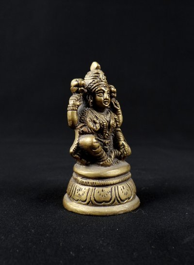 Statuette de la Déesse Lakshmi en bronze doré ciselé artisanat Hindou