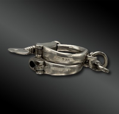Paar Handschellen oder Fesseln - Vereinigte Staaten - Um 1940