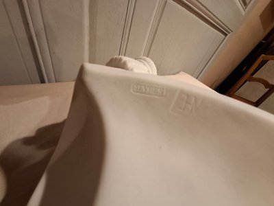 Busto in porcellana biscuit di Sèvres di Patrice de Mac Mahon, firmato "Forgeot 1874", fine del XIX secolo