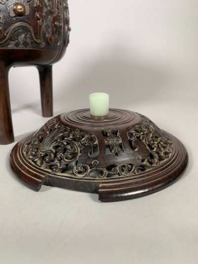 Großer Räuchergefäß aus Bronze, 18.-19. Jahrhundert, China, Qing-Dynastie