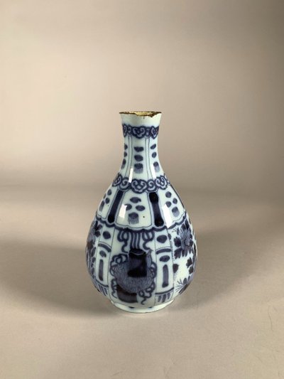 Vase En Céramique De Delft XVIIème Siècle  Samuel Van Eenhoorn Dans Le Style Krakk Chinoiserie