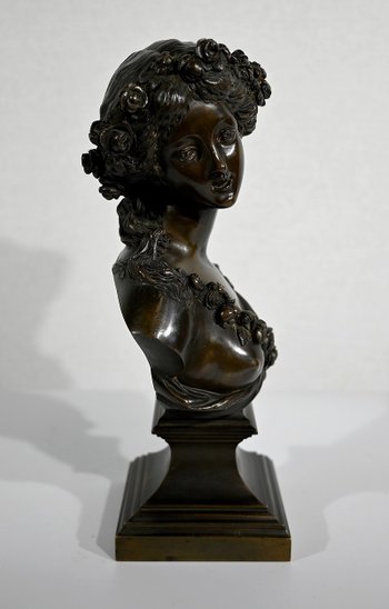 Bronzo "Giovane donna incoronata di fiori" dopo J.C. Marin - XIX secolo