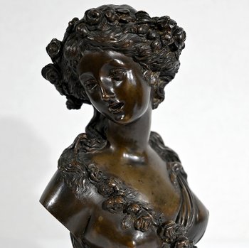 Bronzo "Giovane donna incoronata di fiori" dopo J.C. Marin - XIX secolo