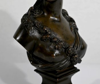 Bronzo "Giovane donna incoronata di fiori" dopo J.C. Marin - XIX secolo