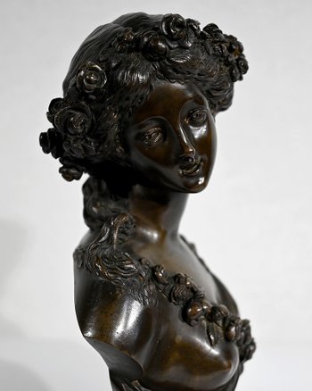 Bronzo "Giovane donna incoronata di fiori" dopo J.C. Marin - XIX secolo
