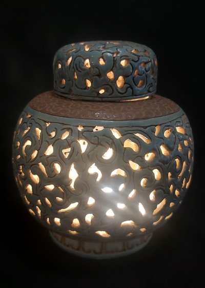 Vietnamese "vase-lamp"