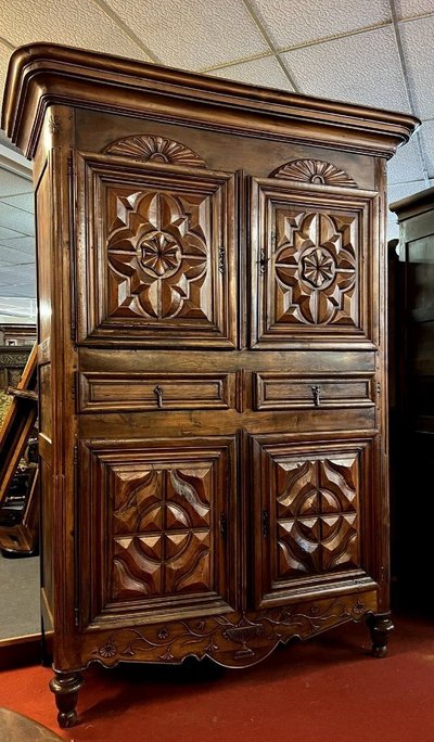 18th-century four-door cabinet in solid walnut