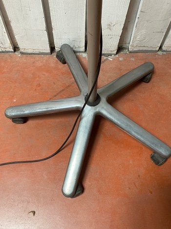 Industrielle Stehleuchte