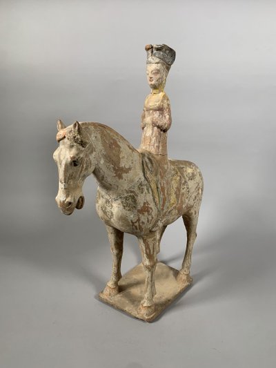 Terrakotta-Skulptur eines Reiters, Han-Dynastie, 206 v. Chr. – 220 n. Chr., China, Archäologie