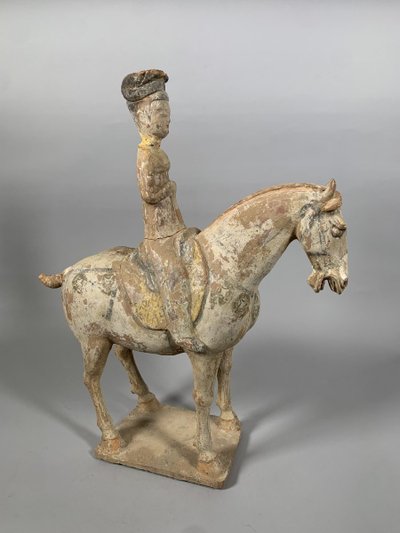 Terrakotta-Skulptur eines Reiters, Han-Dynastie, 206 v. Chr. – 220 n. Chr., China, Archäologie