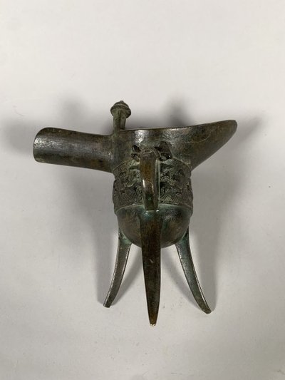 Coupe bronze tripode "Jue" Chine époque Ming (1368 - 1644)