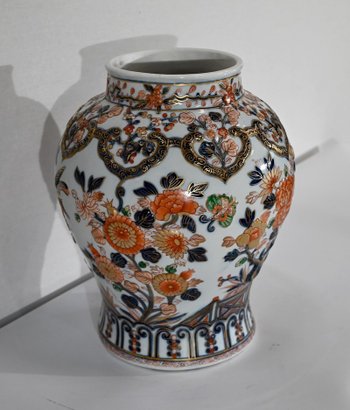 Important Vase with Imari decoration, signed H. Gibot - 1943
