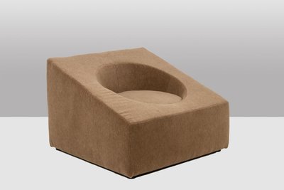 Zwei kubische Sessel mit beigefarbenem Mohairbezug. Moderner Stil. LS66542202