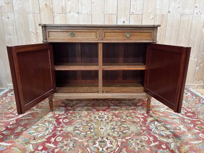 Niedriges Sideboard im Louis XVI-Stil