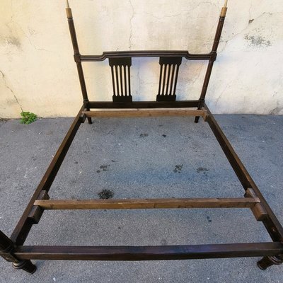 Grande letto in noce, inizio XIX secolo