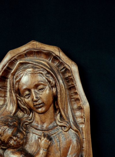 Scultura da parete Vergine con Bambino in legno di quercia, stile Art Déco, anni '80