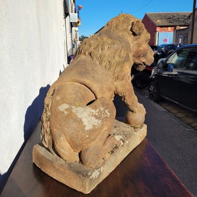 Lion en terre cuite , XVIIIème siècle