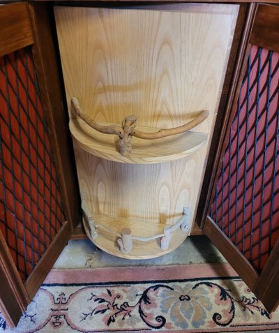Credenza in legno e ferro a 5 ante