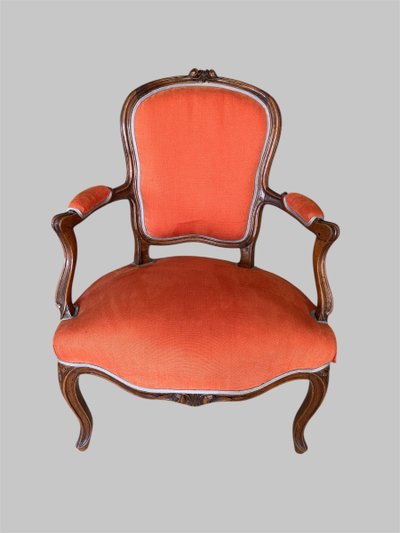 Important fauteuil Louis XV en cabriolet