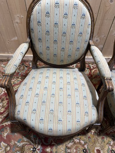 Paar umwandelbare Louis XVI-Medaillonsessel, gestempelt OTHON