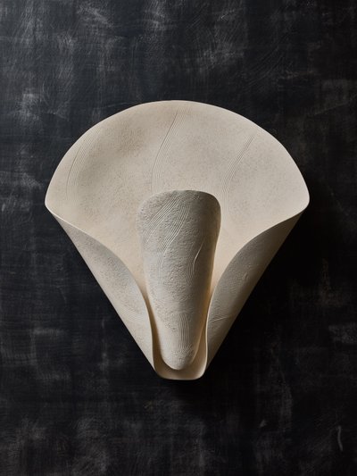Coppia di applique a ventaglio in terracotta di Françoise Bergaglia