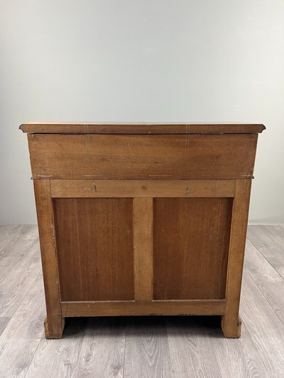 Nussbaum-Frisiertisch, 19. Jahrhundert