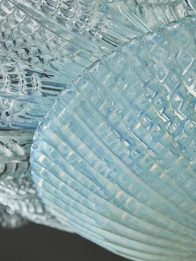 Flush frame with iridescent Murano glass leaves