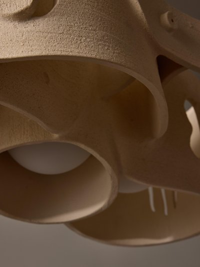 Petit lustre en céramique d'Olivia Cognet