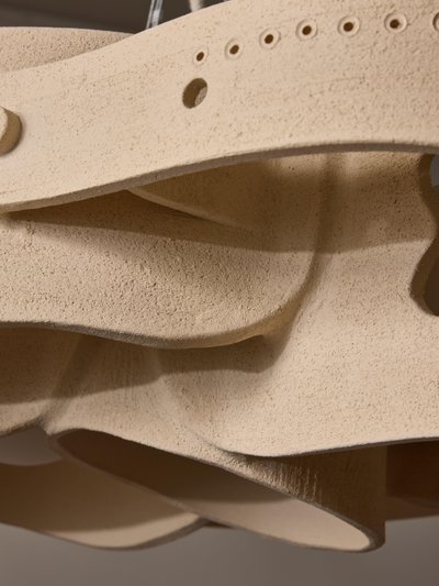 Petit lustre en céramique d'Olivia Cognet