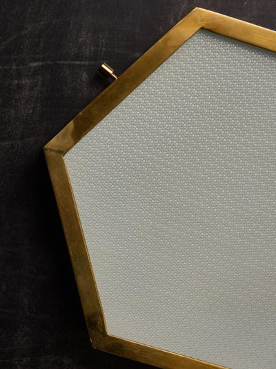 Paire d'appliques murales hexagonales en laiton et verre dépoli