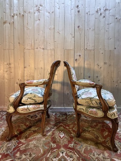 Paire de fauteuil de style Louis XV tissu fleurs