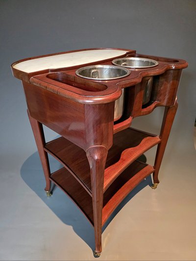 Transitional refreshment table. Canabas.